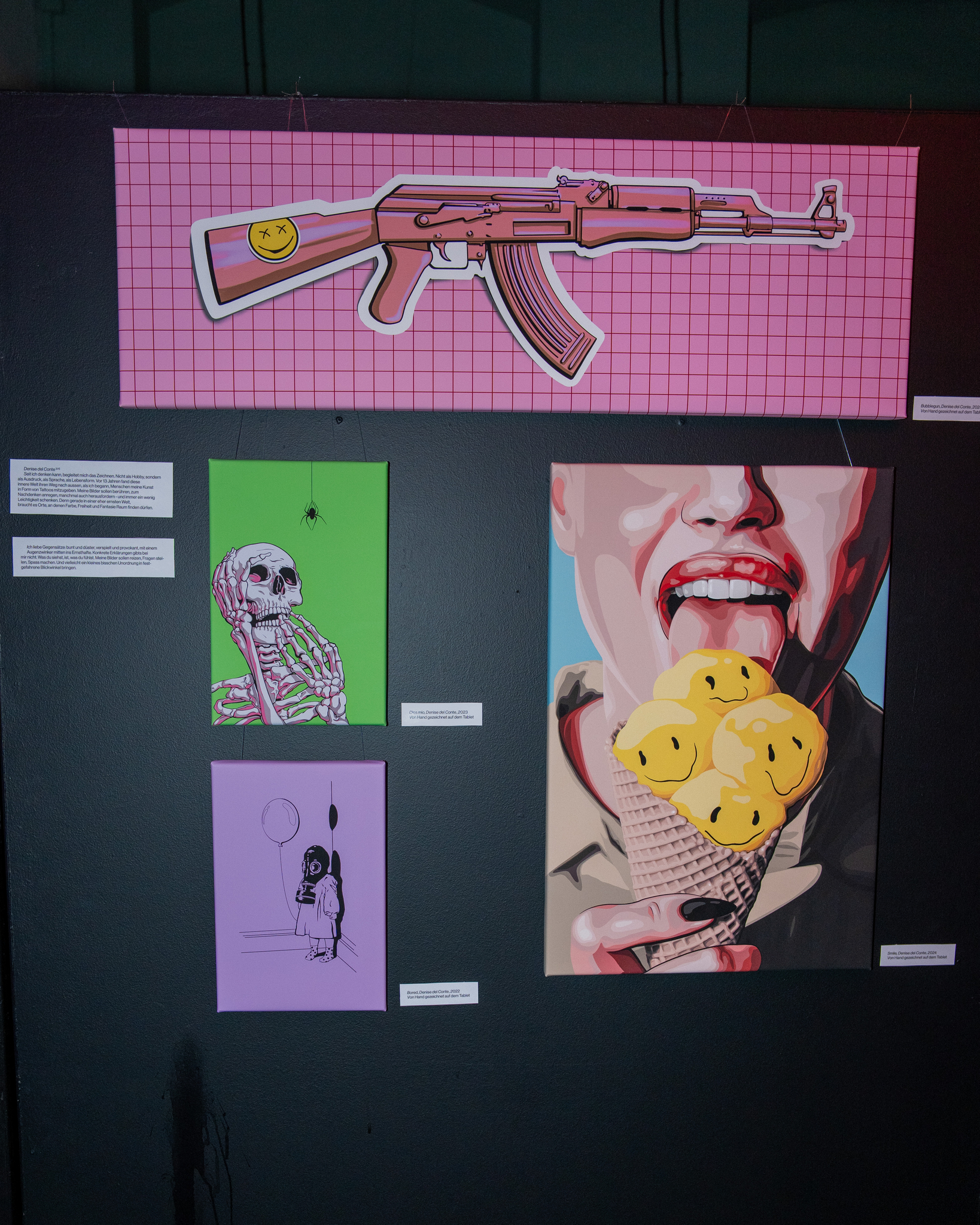 Pop-Art Wand mit diversen Werken